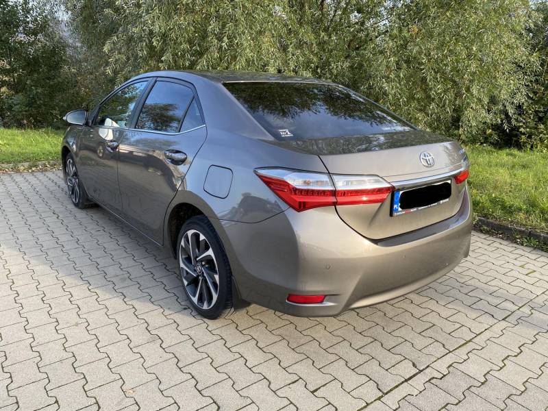 ox_sprzedam-toyota-corolla-16-2016