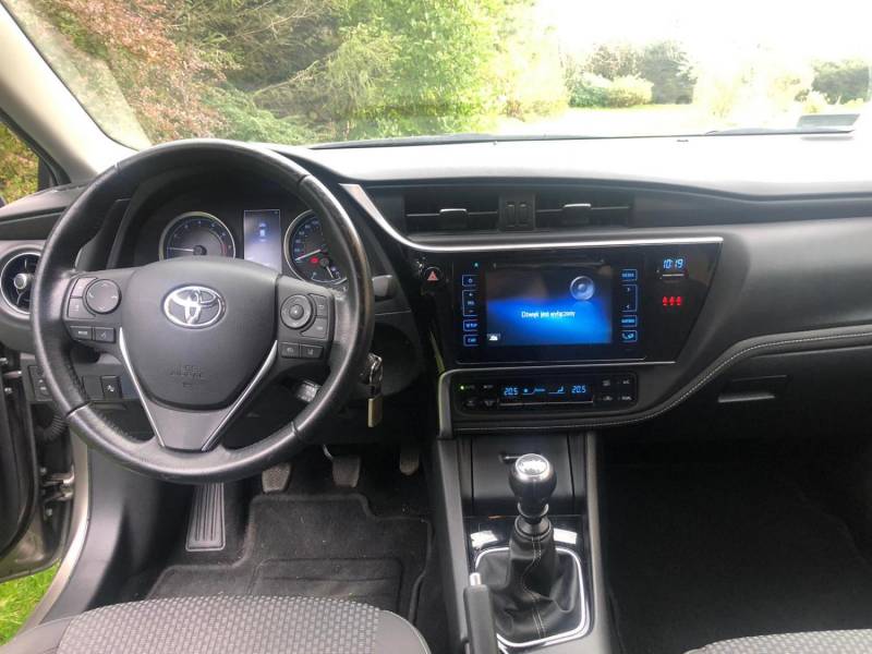 ox_sprzedam-toyota-corolla-16-2016