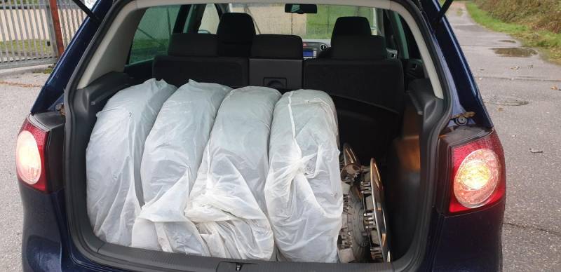 ox_vw-golf-plus-14-mpi-klimatronic-tempomat-zadbany-2007r-gwarancja