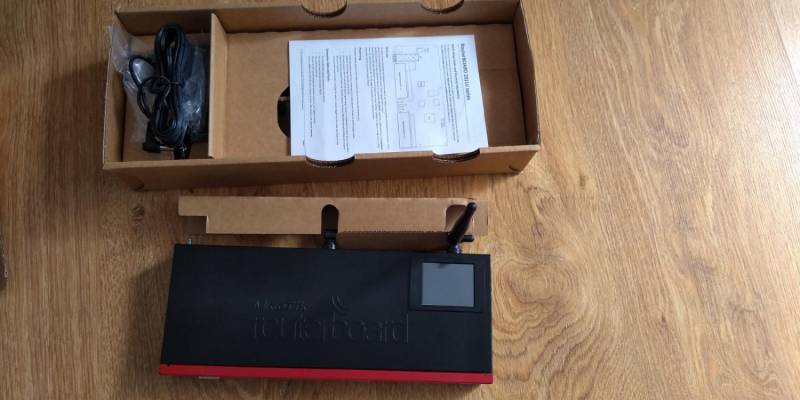 ox_mocny-router-z-duzym-zasiegiem-wifi-mikrotik-rb2011uias-2hnd-in