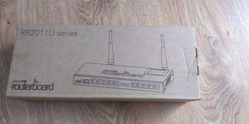 ox_mocny-router-z-duzym-zasiegiem-wifi-mikrotik-rb2011uias-2hnd-in
