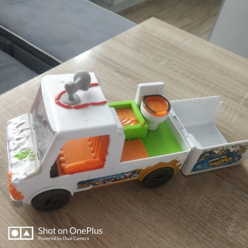 ox_ugglys-pet-shop-pojazd-myjnia-8-paskudniakow