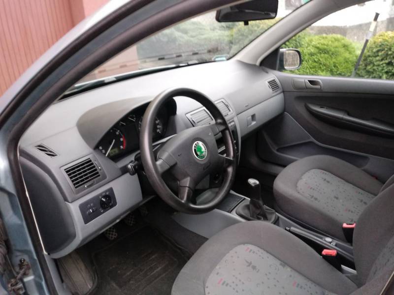ox_sprzedam-skoda-fabia-combi-14-mpigaz