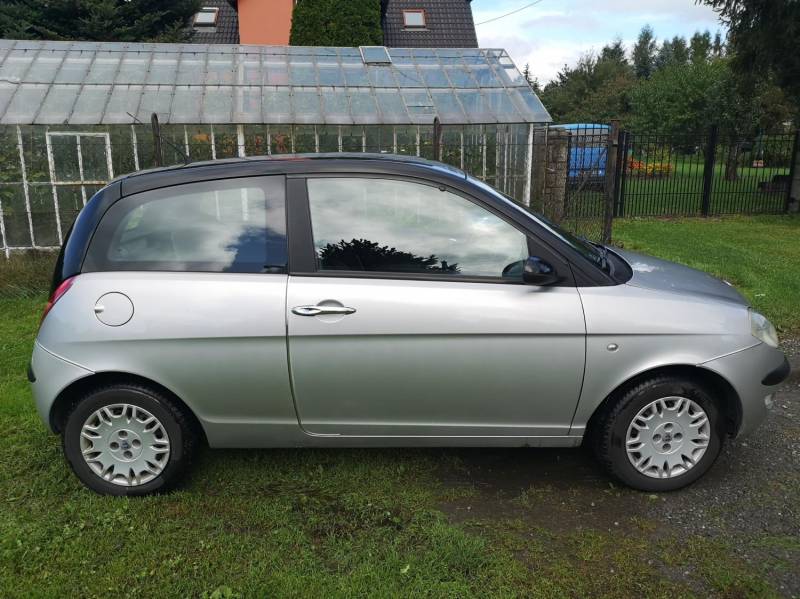 ox_sprzedam-lancia-ypsilon-13-d-2006r-krajowy