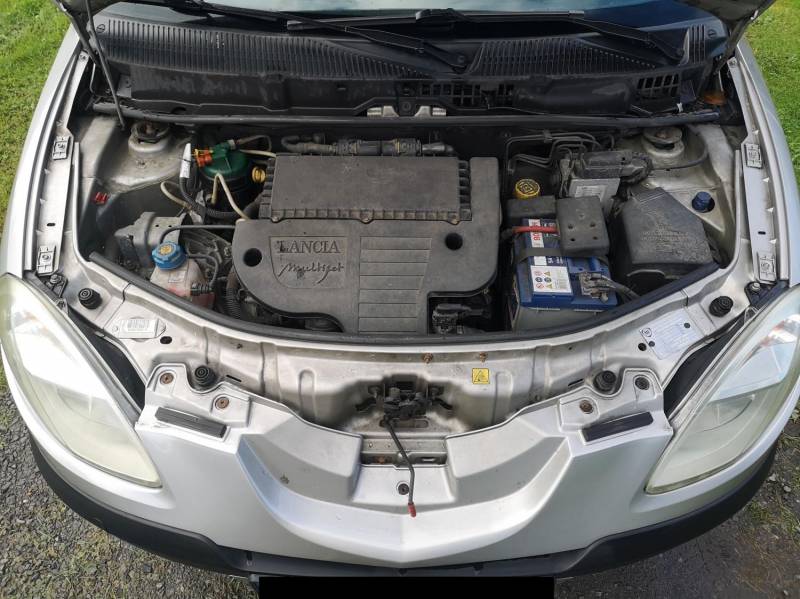 ox_sprzedam-lancia-ypsilon-13-d-2006r-krajowy