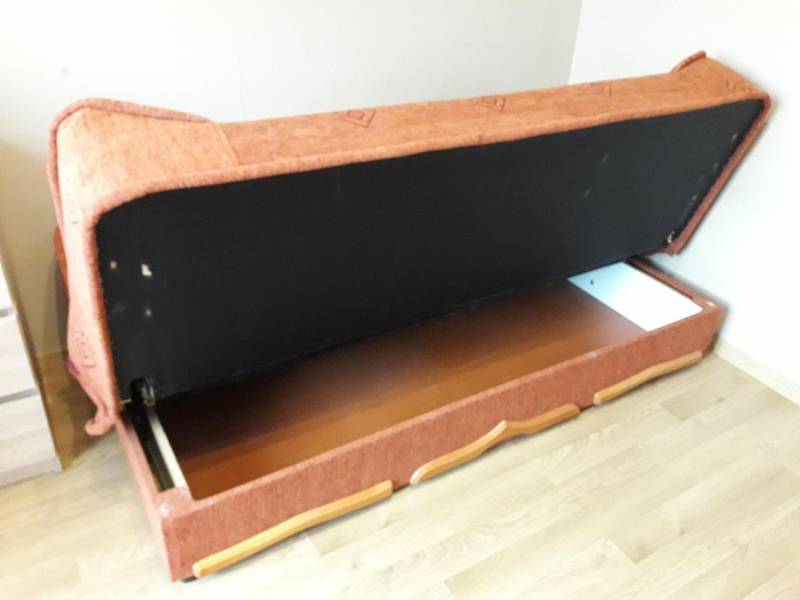 ox_kanapa-rozkladana-sofa-oddam-za-darmo