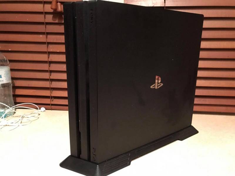 ox_sprzedam-konsole-playstaton-4-pro-1-tb2-pady