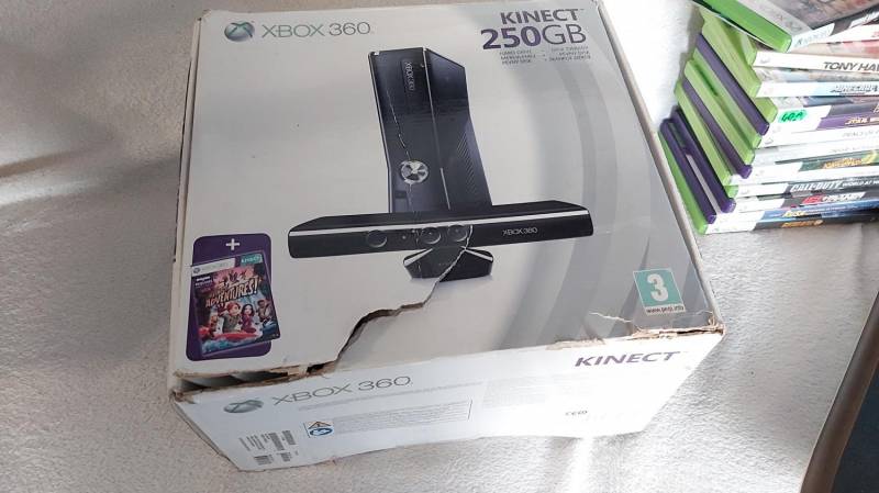 ox_sprzedam-xbox-360-250gb-kinect-dodatki