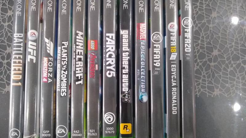 ox_sprzedam-xbox-one-s