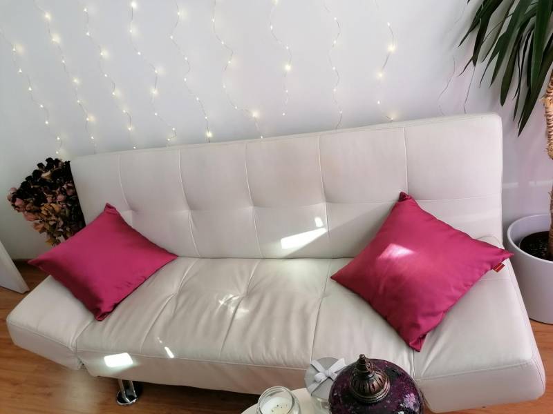 ox_do-sprzedania-biala-sofa