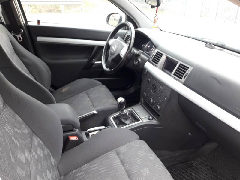 ox_opel-vectra-c-gts-cosmo