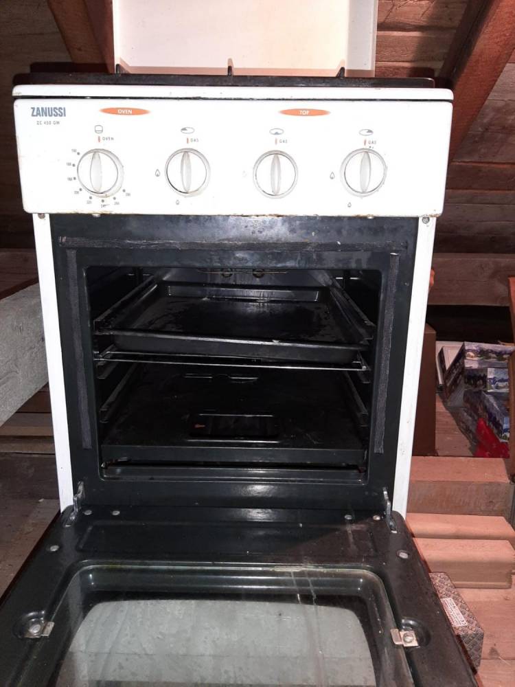 ox_piec-kuchenny-gazowy-3-palnikowy-firmy-zanussi