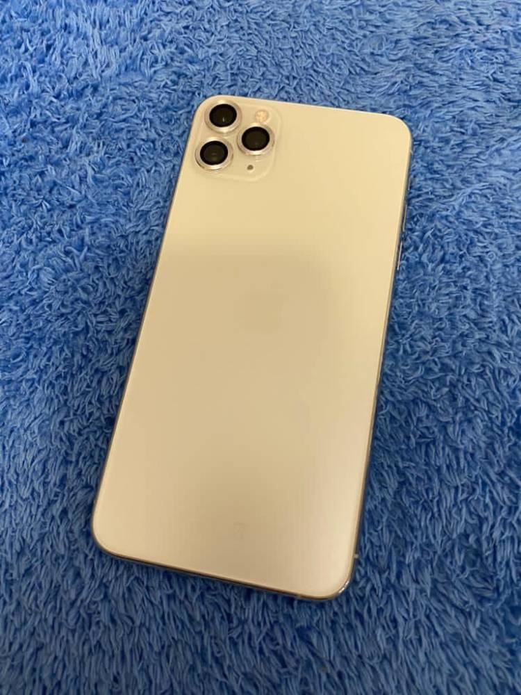 ox_iphone-11-pro-max-silver-256gb-stan-idealny