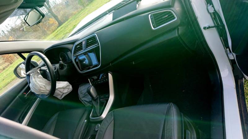 ox_suzuki-sx4-s-cross-16-premium-4wd
