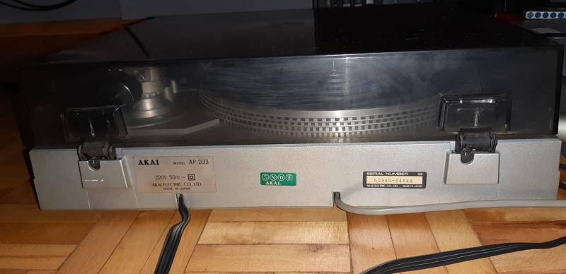 ox_gramofon-akai-ap-d33-oraz-akai-cs-m3-made-in-japan-continental