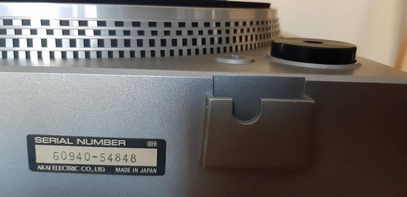 ox_gramofon-akai-ap-d33-oraz-akai-cs-m3-made-in-japan-continental