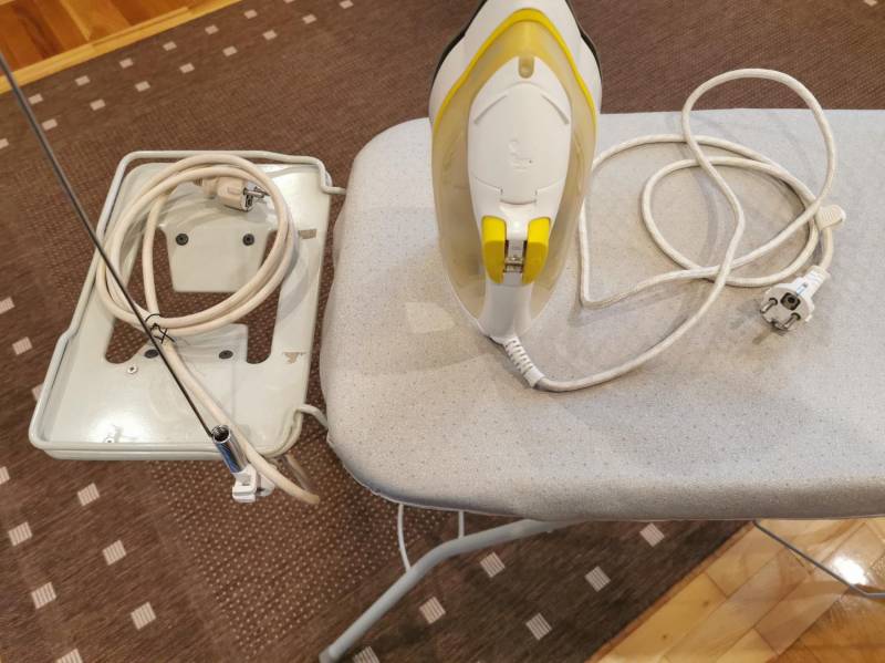 ox_zelazko-philips-z-gc-2820-z-elektryczna-deska-do-prasowania