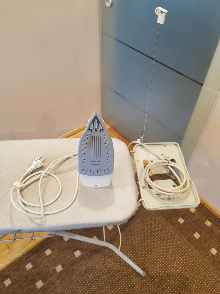 ox_zelazko-philips-z-gc-2820-z-elektryczna-deska-do-prasowania