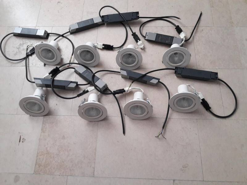 ox_lampa-oprawa-podtynkowa-8-szt-x-20w