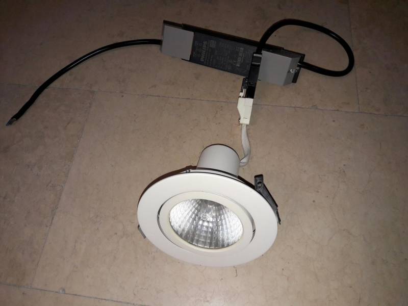 ox_lampa-oprawa-podtynkowa-8-szt-x-20w
