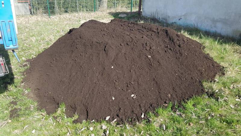 ox_ziemia-ogrodowa-czarnoziem-humus-z-przywozem