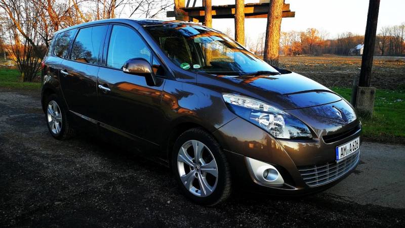 ox_renault-grand-scenic-2010r-7osobo-benzyna-klima-navi-bezwypadek-156tkm