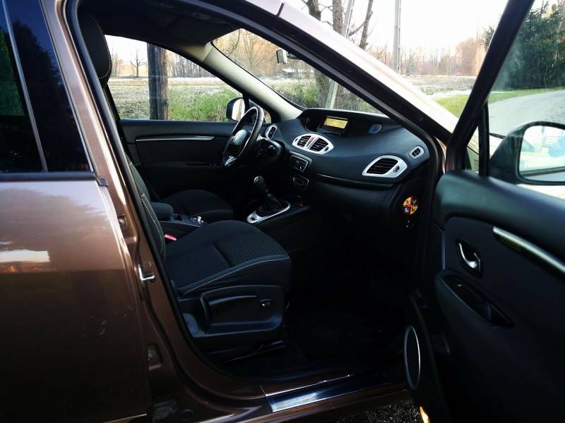 ox_renault-grand-scenic-2010r-7osobo-benzyna-klima-navi-bezwypadek-156tkm