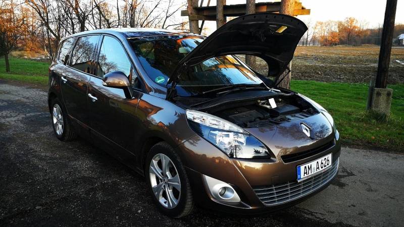 ox_renault-grand-scenic-2010r-7osobo-benzyna-klima-navi-bezwypadek-156tkm
