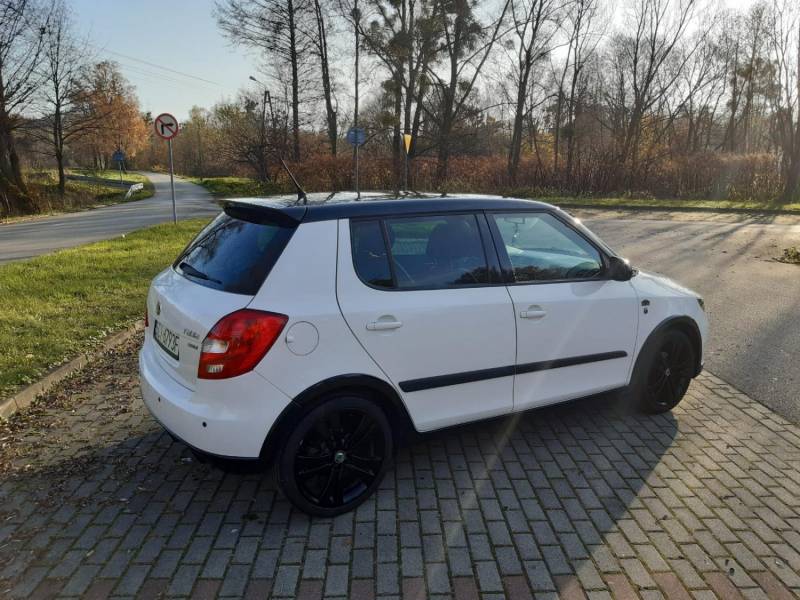 ox_skoda-fabia-monte-carlo-2012