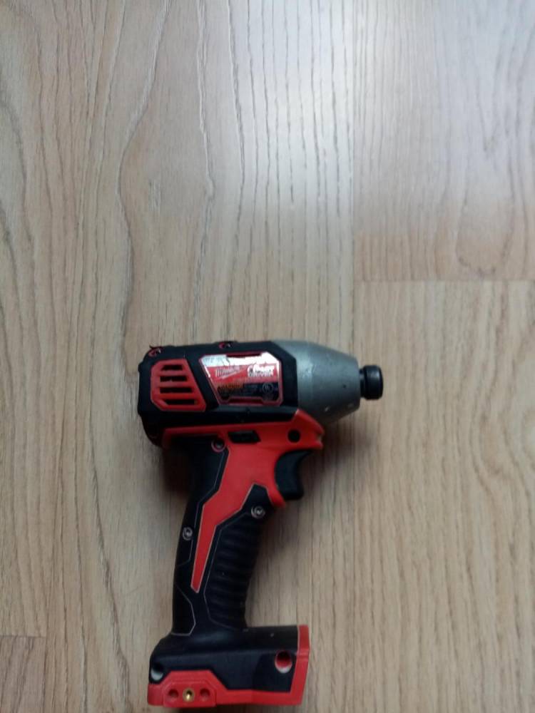 ox_milwaukee-m18-bid-0-zakretarka-udarowa