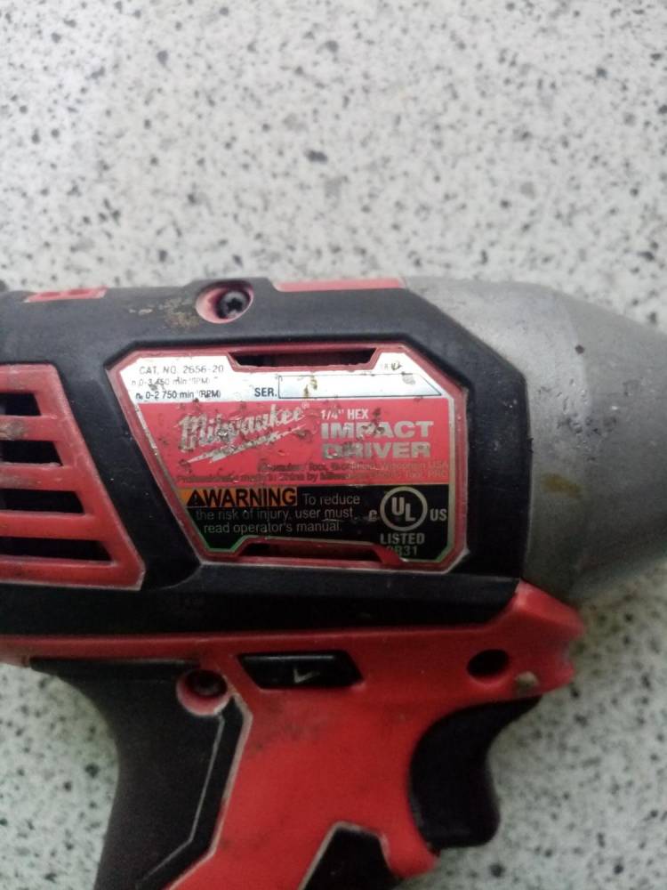 ox_milwaukee-m18-bid-0-zakretarka-udarowa