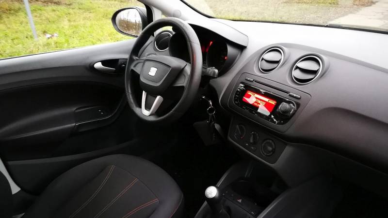 ox_seat-ibiza-2011r-benzyna-mpi14-16v-klima-zadbana