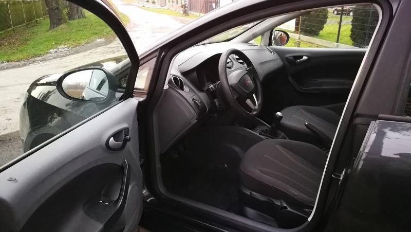 ox_seat-ibiza-2011r-benzyna-mpi14-16v-klima-zadbana