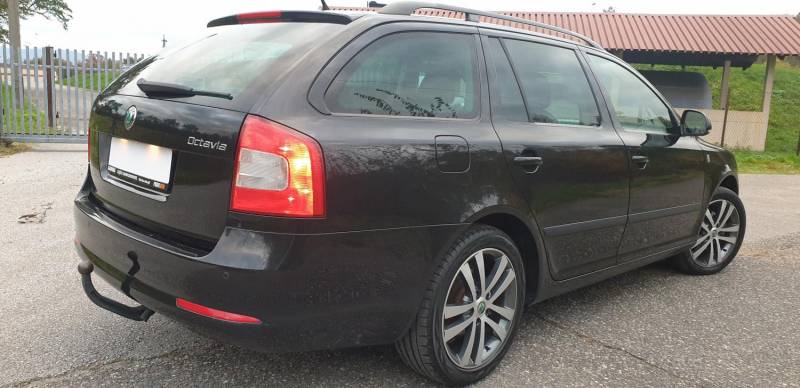 ox_skoda-octavia-20-tdi-cr-140km-klimatyzacja-alufelgi-2012r-gwarancja