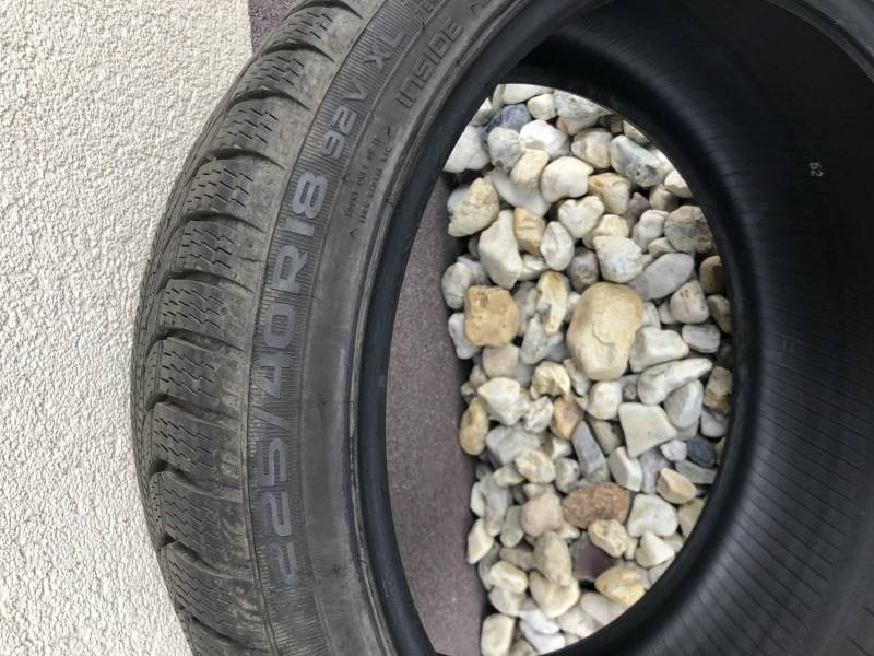 ox_opony-zimowe-nokian-22540-r18-wr-a4