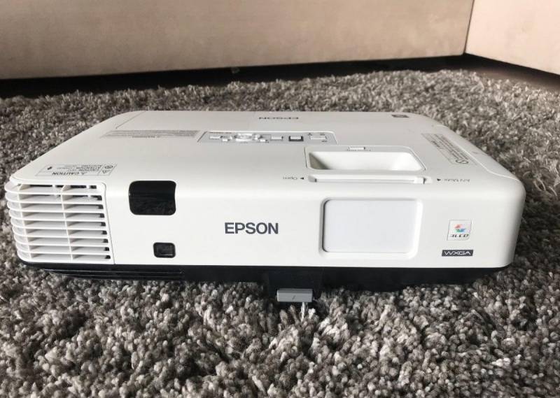 ox_profesjonalny-projektor-epson-1945w-idealny-stan-4200-lumen