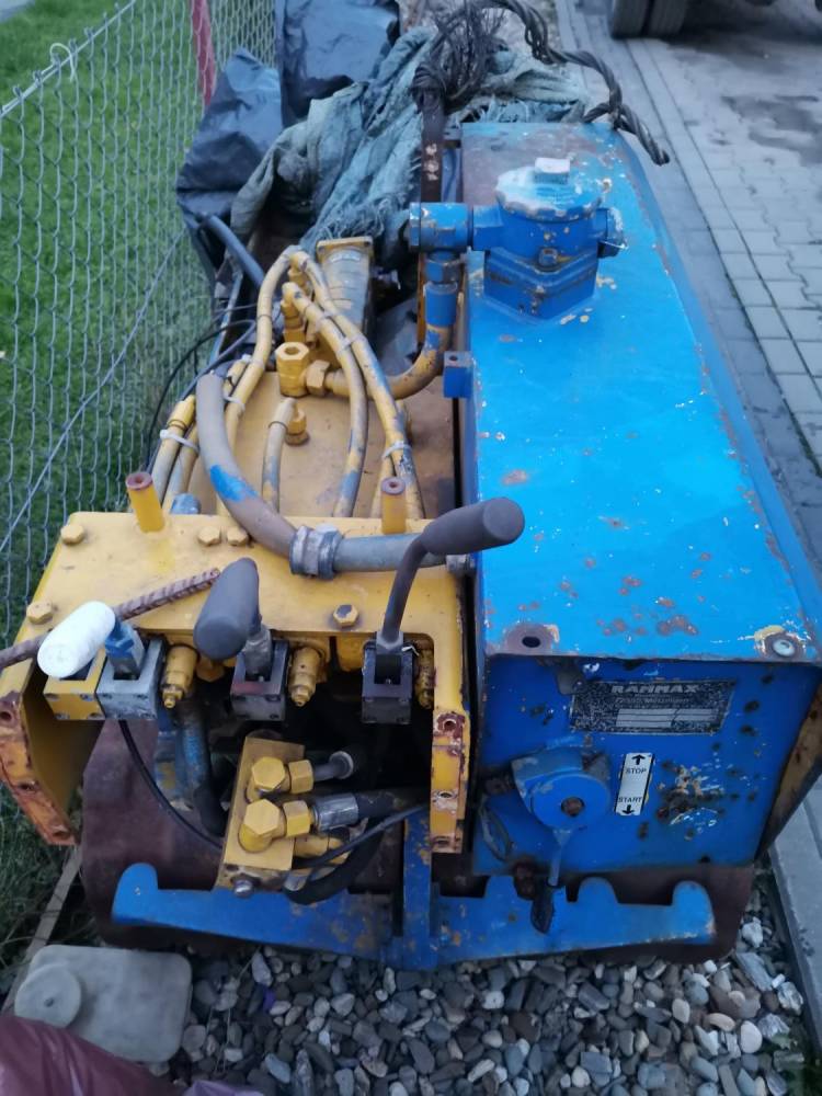 ox_walec-rammax-1403-kolkowy-z-wibracja