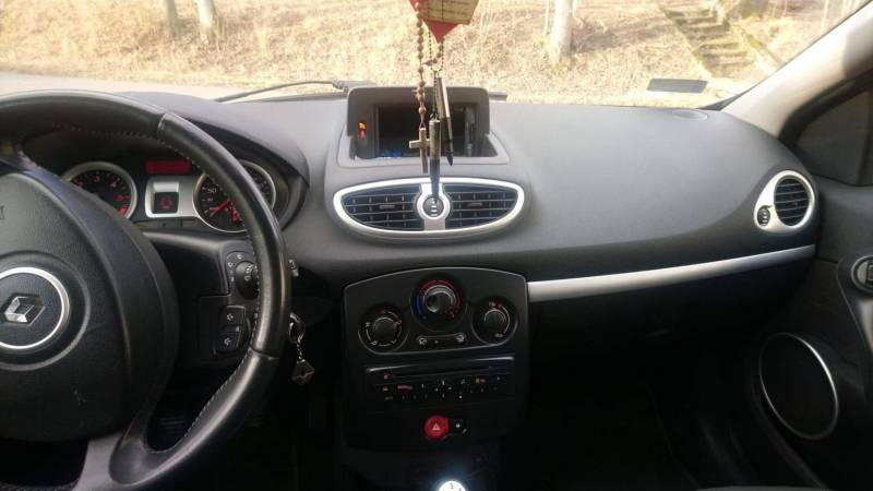 ox_renault-clio-15-dci-179tys-km-nawigacja-spalanie-ponizej-5l