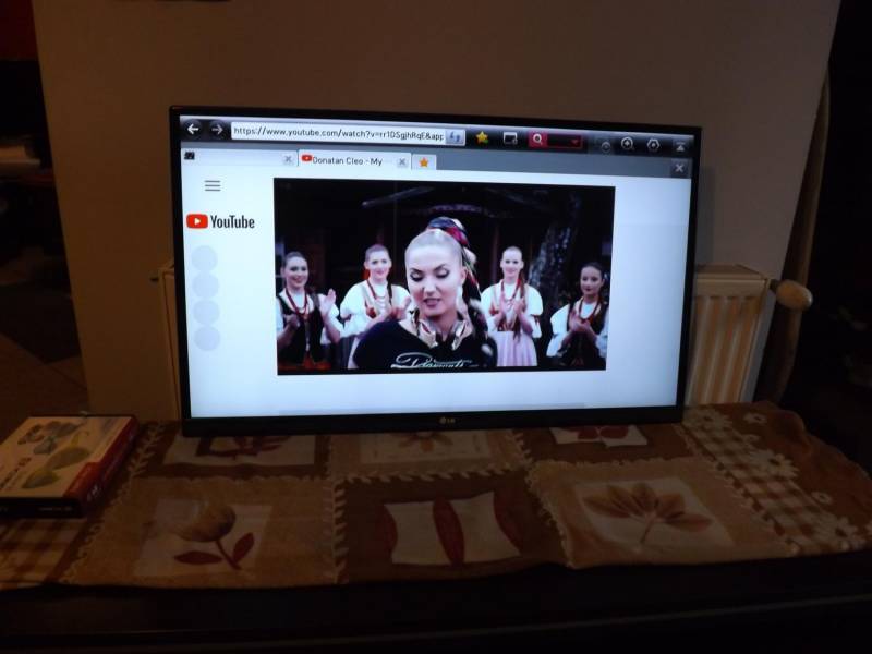ox_telewizor-lg-42lm640s-smart