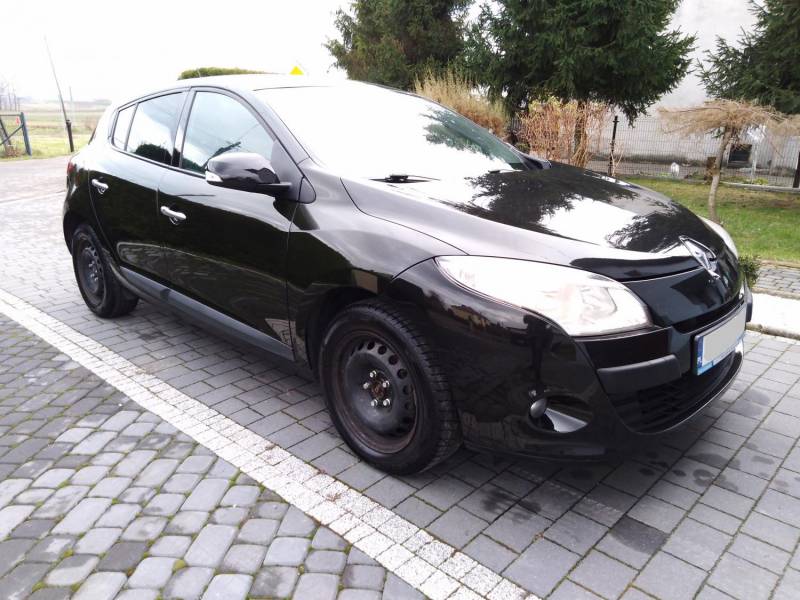 ox_renault-megane-16-110km-tempomat-6-biegow-2-komplety-kol-climatronic