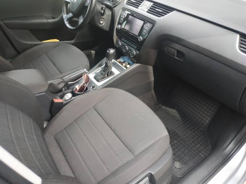 ox_skoda-octavia-iii-combi-2015r-20-tdi-dsg