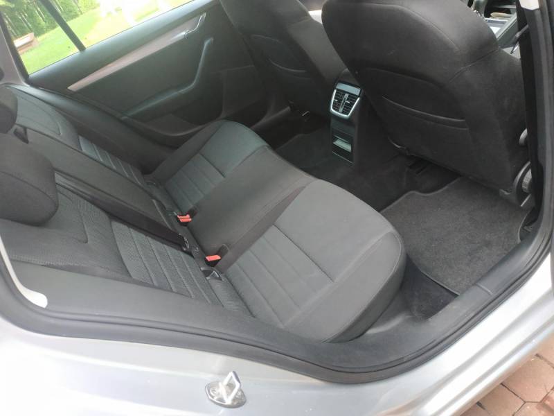 ox_skoda-octavia-iii-combi-2015r-20-tdi-dsg