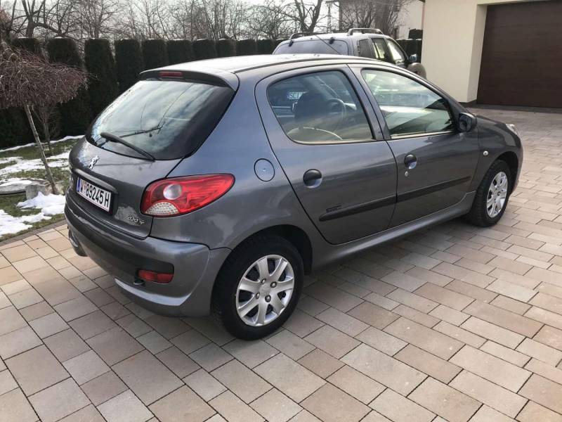 ox_peugeot-206-plus-rok-2010-11benzyna-klima-134tys-km
