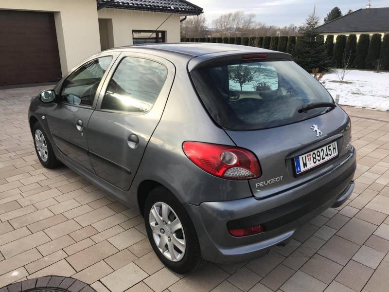 ox_peugeot-206-plus-rok-2010-11benzyna-klima-134tys-km
