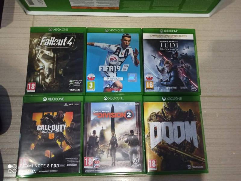 ox_xbox-one-x-4k-udr-1tb-microsoft-2-pady-charge-dock-duo-13-gier