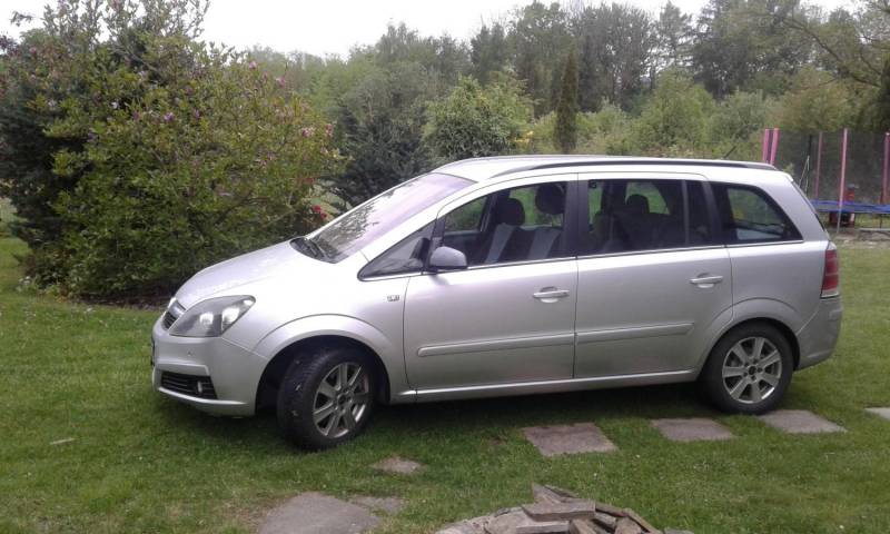 ox_sprzedam-zafira-b-7os