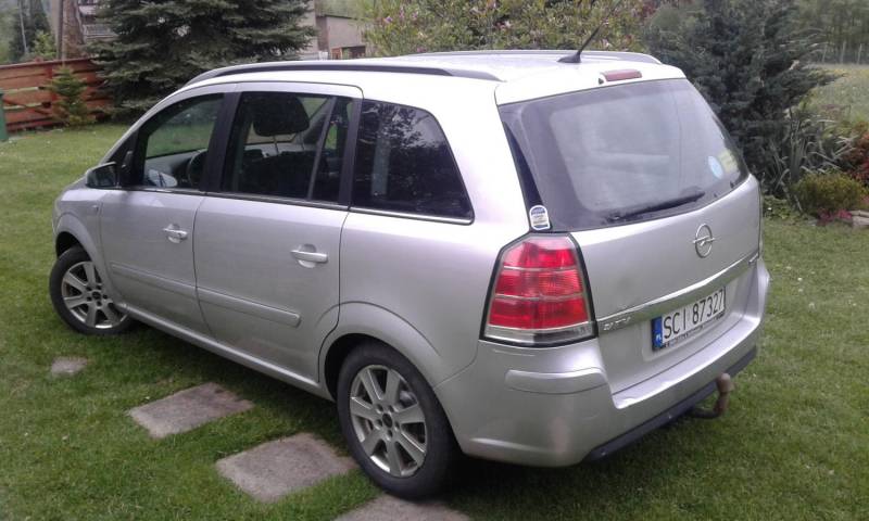 ox_sprzedam-zafira-b-7os