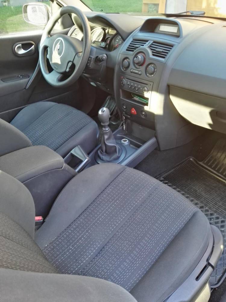 ox_renault-megane-2006