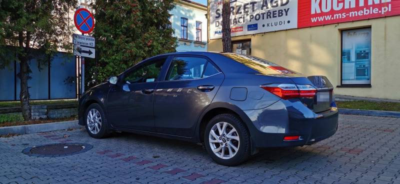 ox_sprzedam-toyota-corolla-2017
