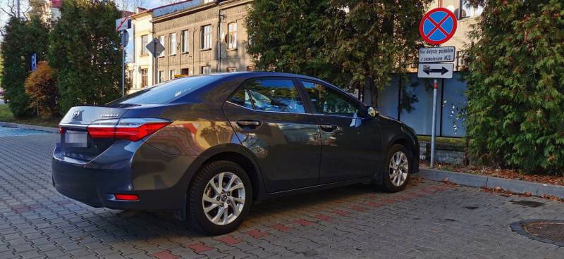 ox_sprzedam-toyota-corolla-2017